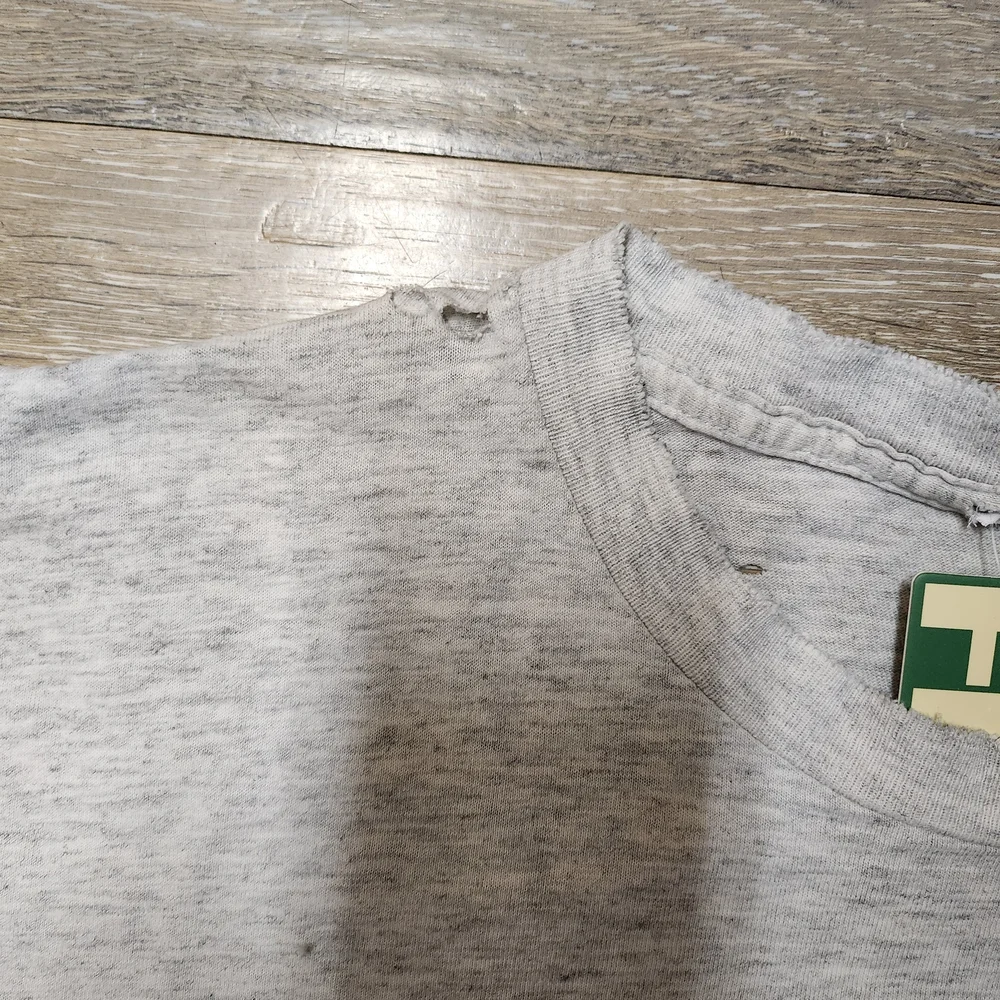 Vintage 90s NHL Gray Montreal Canadiens Short Sleeve Tee Very Distressed - Picture 7 of 7